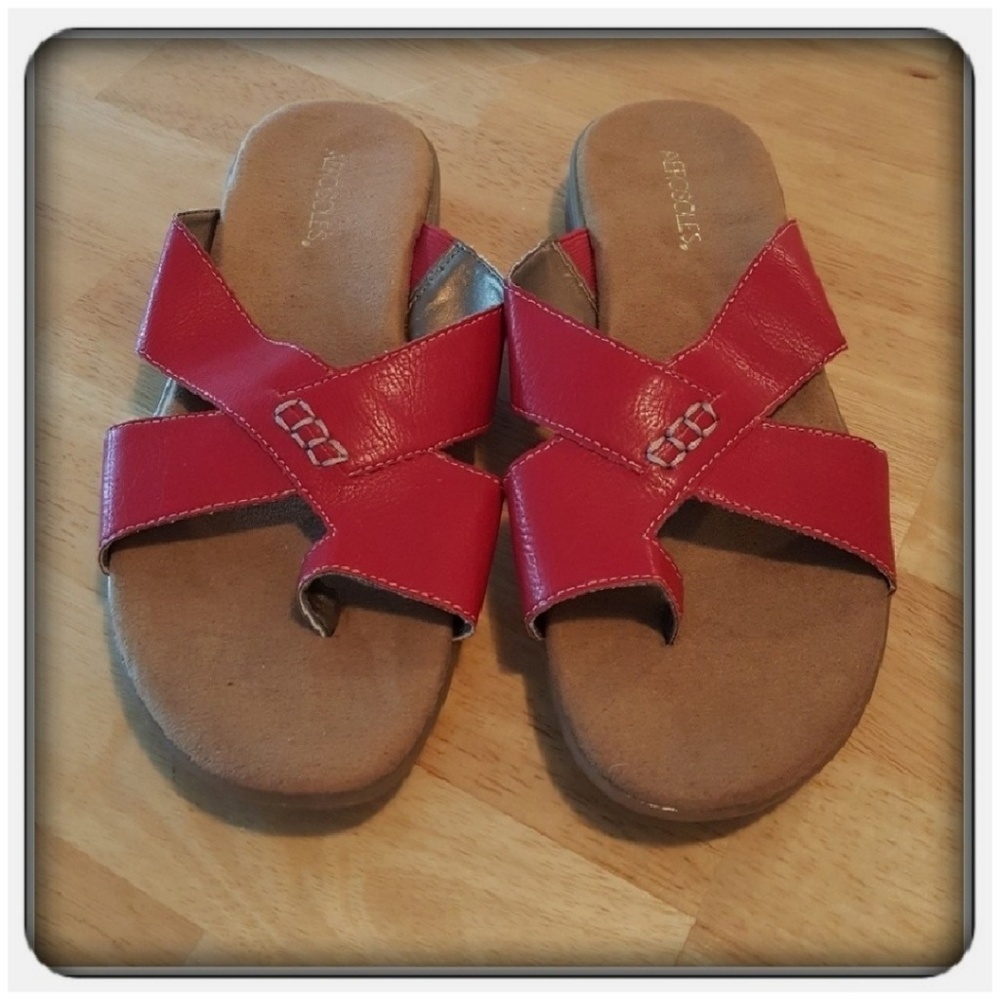 NWOB Woman's Red Genuine Leather Aerosole Sandals - Picture 2 of 7